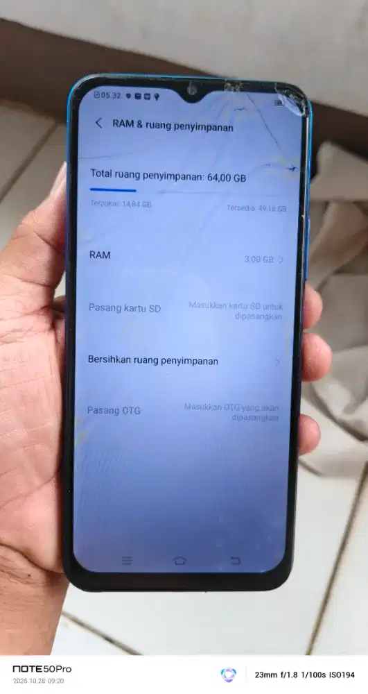 Vivo y20   3/64  mnus retak sma titik putih normal smua