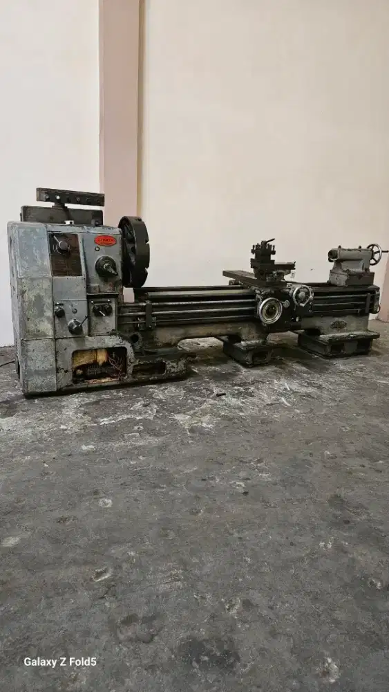 Dijual mesin bubut 2 mtr jepang okuma