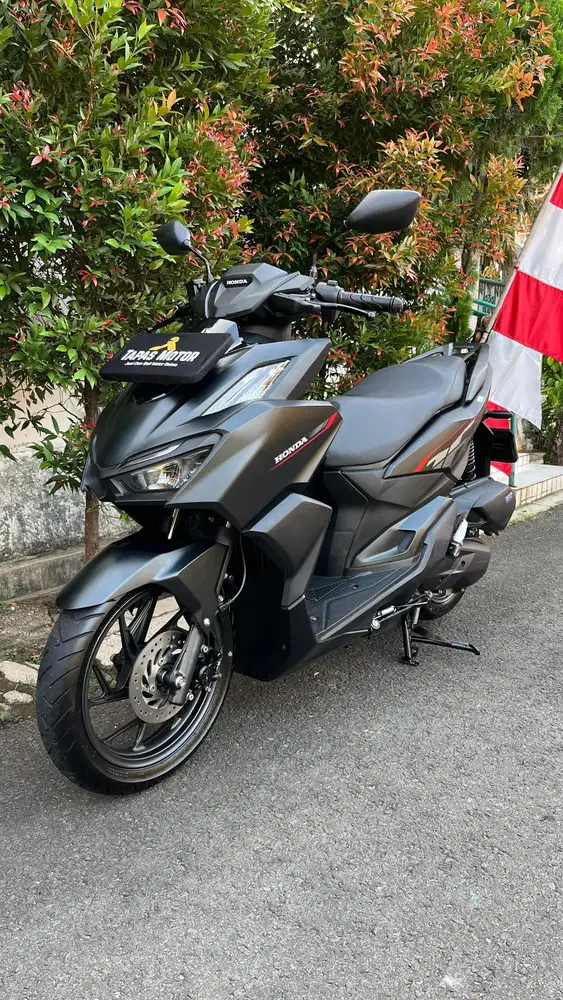 Honda Vario 160 CBS Keyless Tahun 2024 Km Low