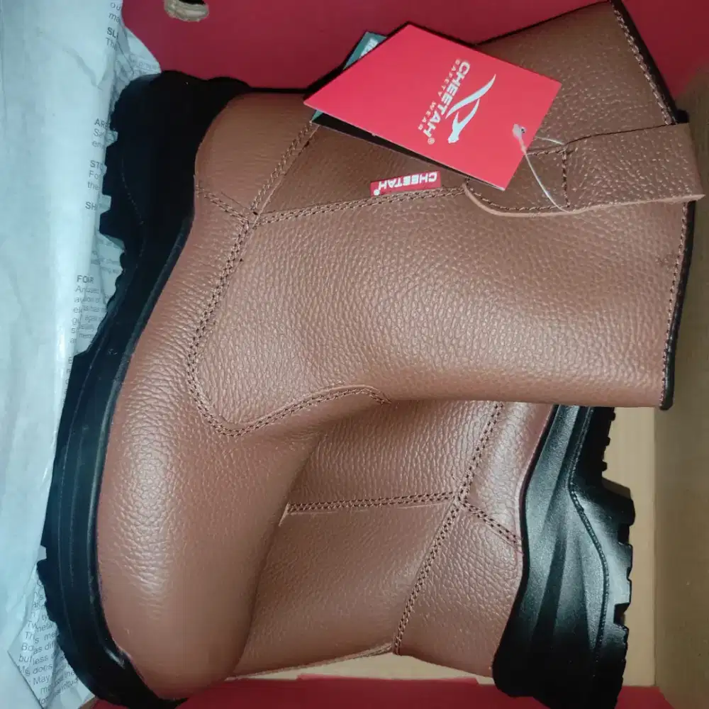 Sepatu safety chetah