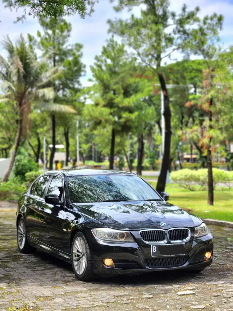 BMW 320i LCI Idrive AT 2011 Full Ori