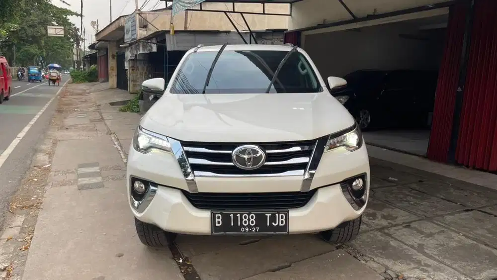 FORTUNER VRZ AT 2017 KM 38 rb Dp 5 jt