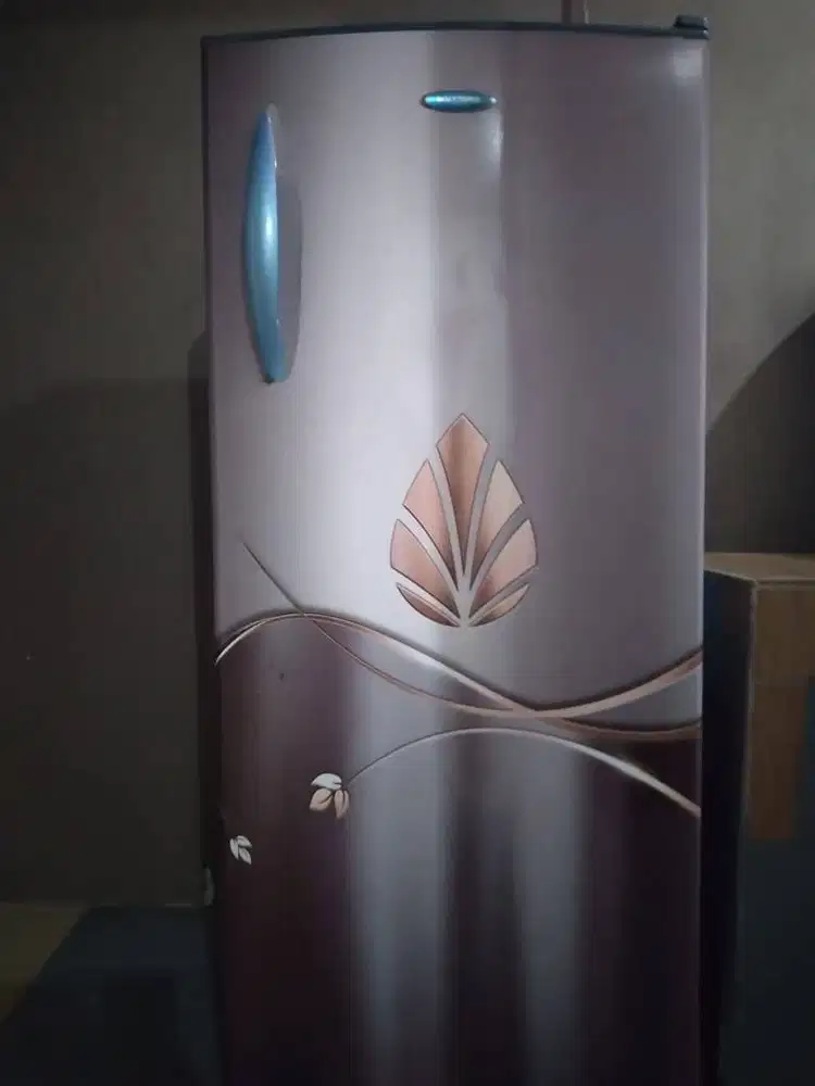 Kulkas merk Polytron