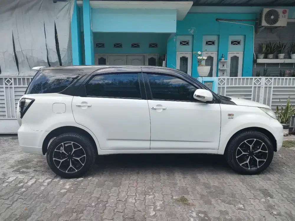 Terios TS Ekstra 2104 Putih