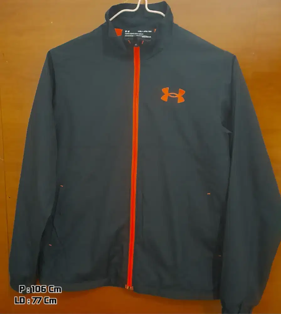 Jaket Tracktop UNDER ARMOUR Size M Hitam Baru Original
