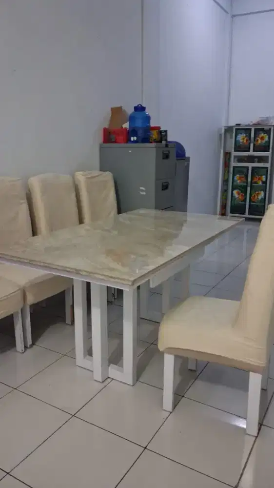 Jual meja granit 2jt , kursi 1.5jt