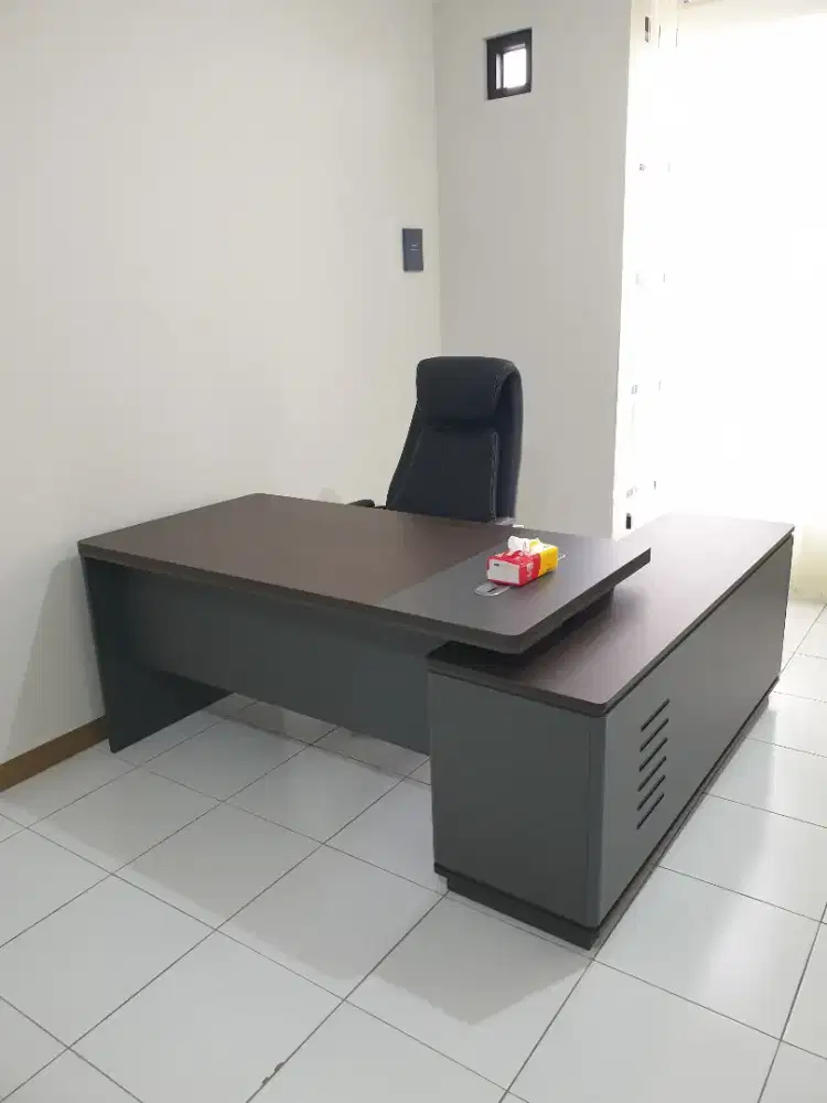 Meja Kursi Direktur