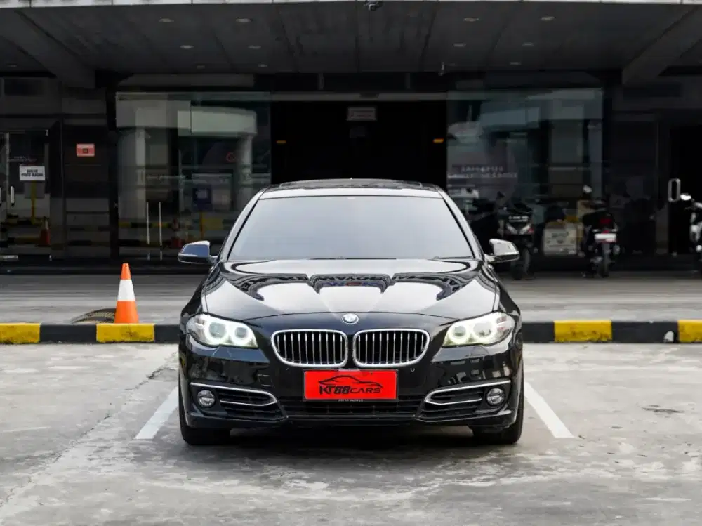 BMW 528i Luxuri At 2.0 (F10) Tahun 2015