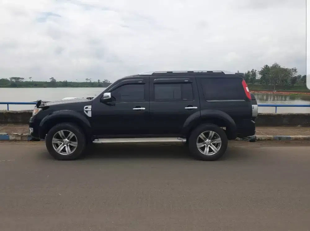 Jual FORD Everest