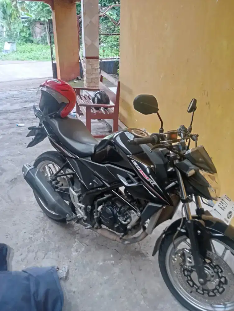 Honda CB150 R tahun 2015 istimewa