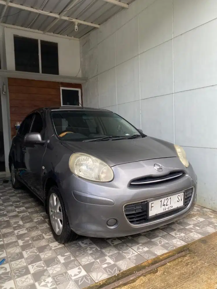 Nissan march 1.2 L AT