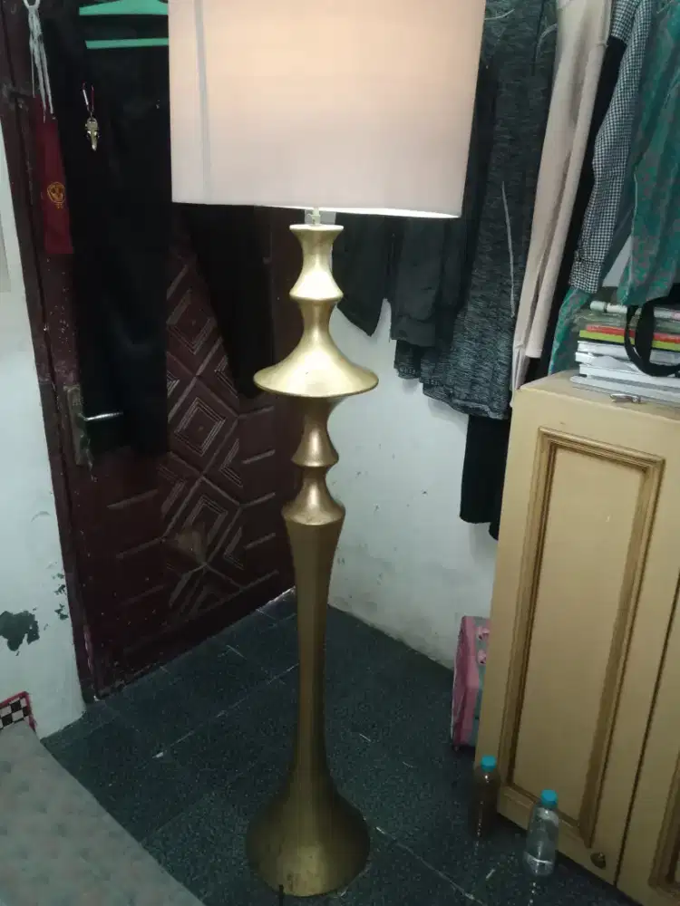 Lampu hias ruangan