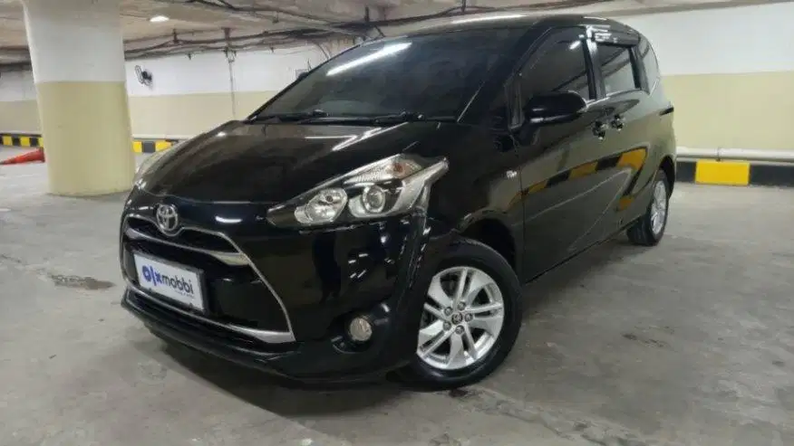 DP Rendah  7JT Toyota Sienta 1.5 G Bensin-MT 2017 Hitam