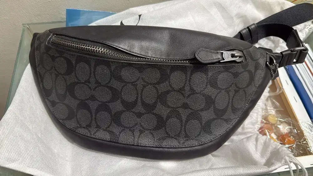Coach Warren Belt Bag in Signature Canvas Graphite/Black