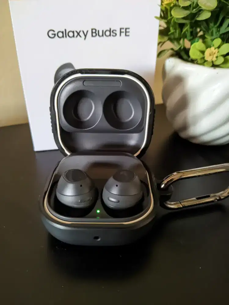 Samsung Galaxy buds fe bonus case spigen