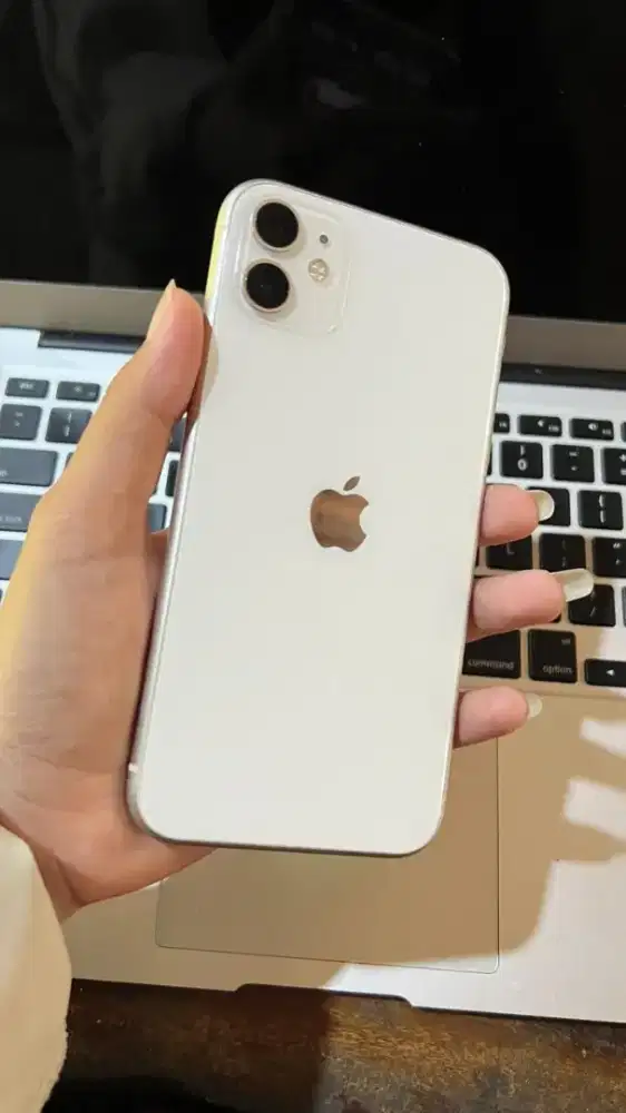 Dijual HP I-PHONE 11 64 GB