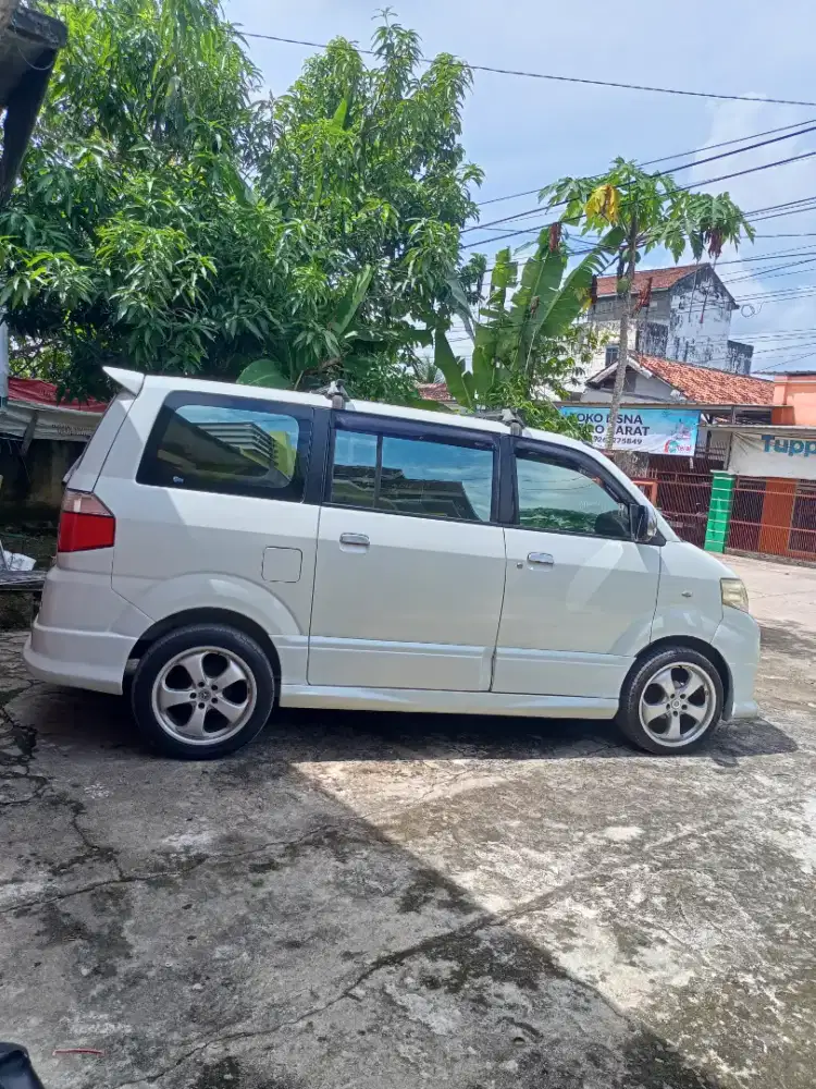 APV Luxury 2010