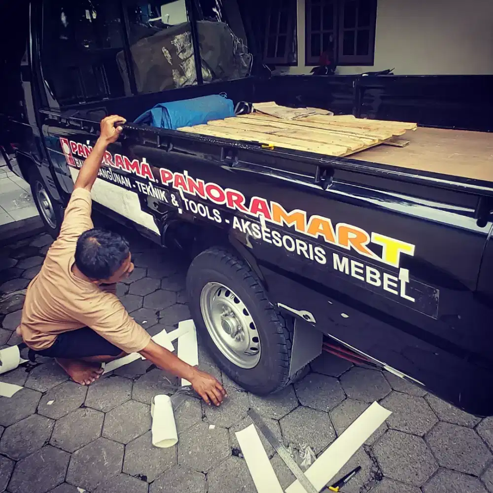 Branding mobil pick up sticker vinyl oneway kaca mobil belakang
