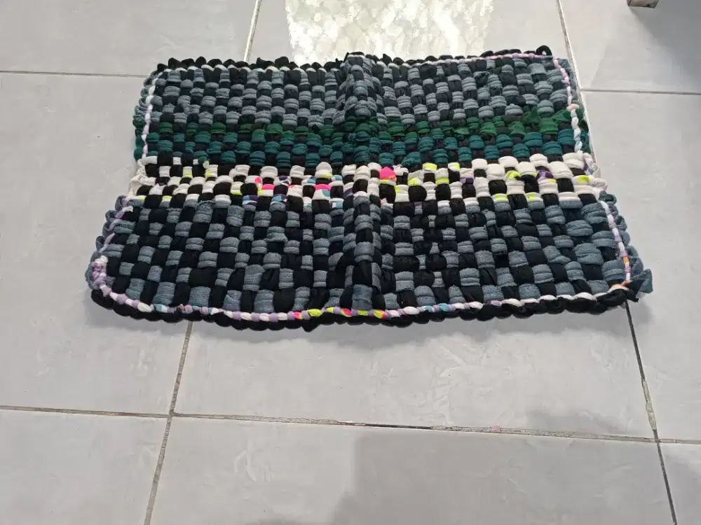 Keset anyaman modern