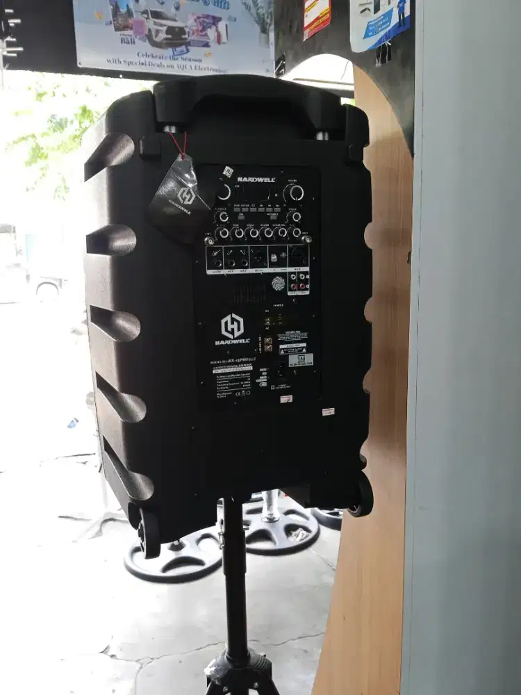 SPEAKER HARDWELL