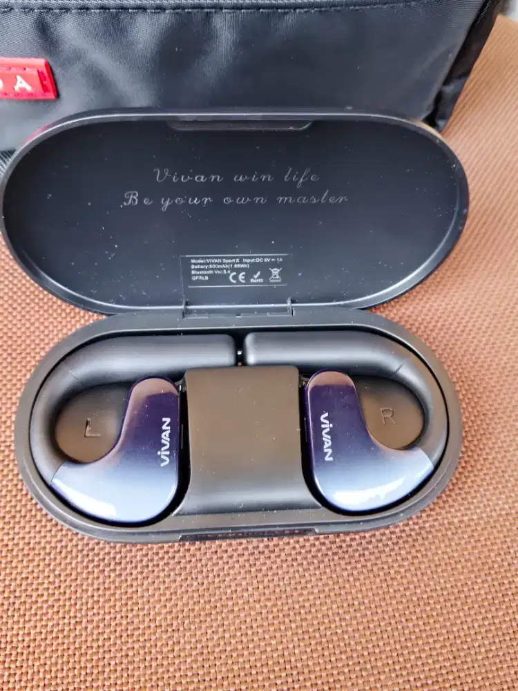 VIVAN HEADSET LIKE NEW