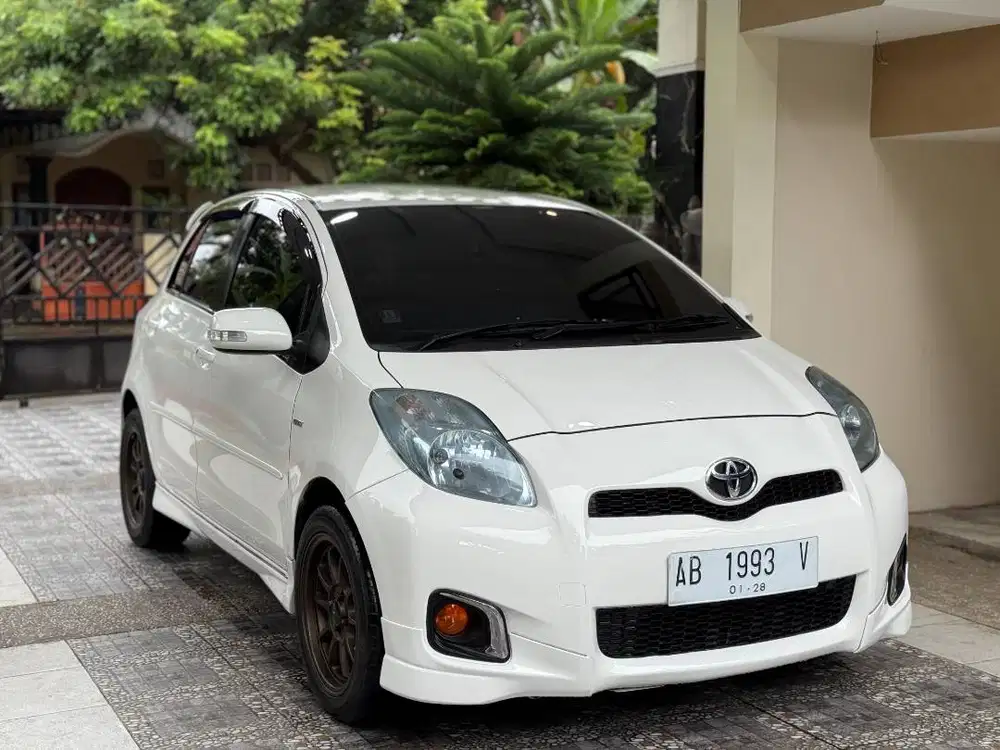 ISTIMEWA_Toyota Yaris S Limited Matic 2012 Type tertinggi