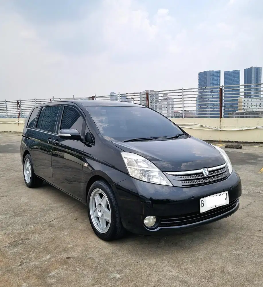 Toyota ISIS 1.8 2006 CBU