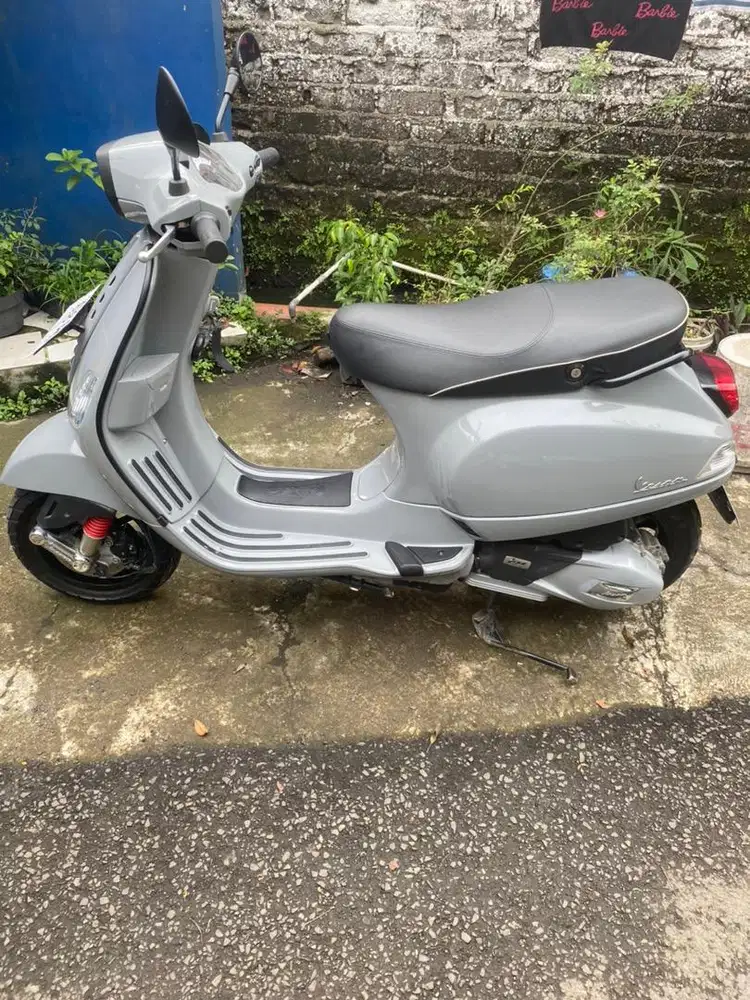 Jual cepat vespa LX 125 iget 2023