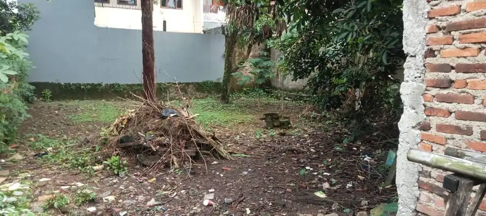 Tanah berikut kontrakan  Seluas 420 m2