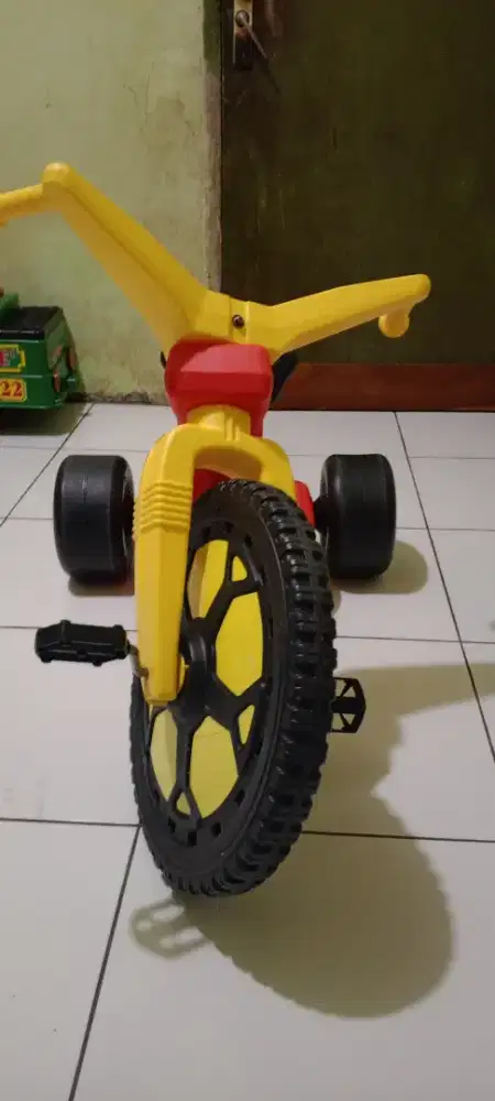 Sepeda anak tricycle