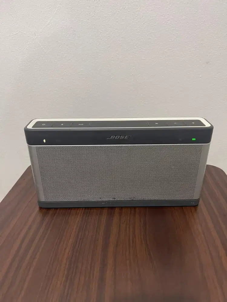 Bose Soundlink III. NEGO