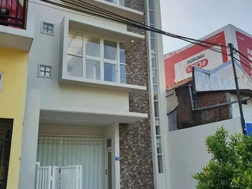 Ruko 3 Lantai Raya A Yani Siap Pakai Strategis