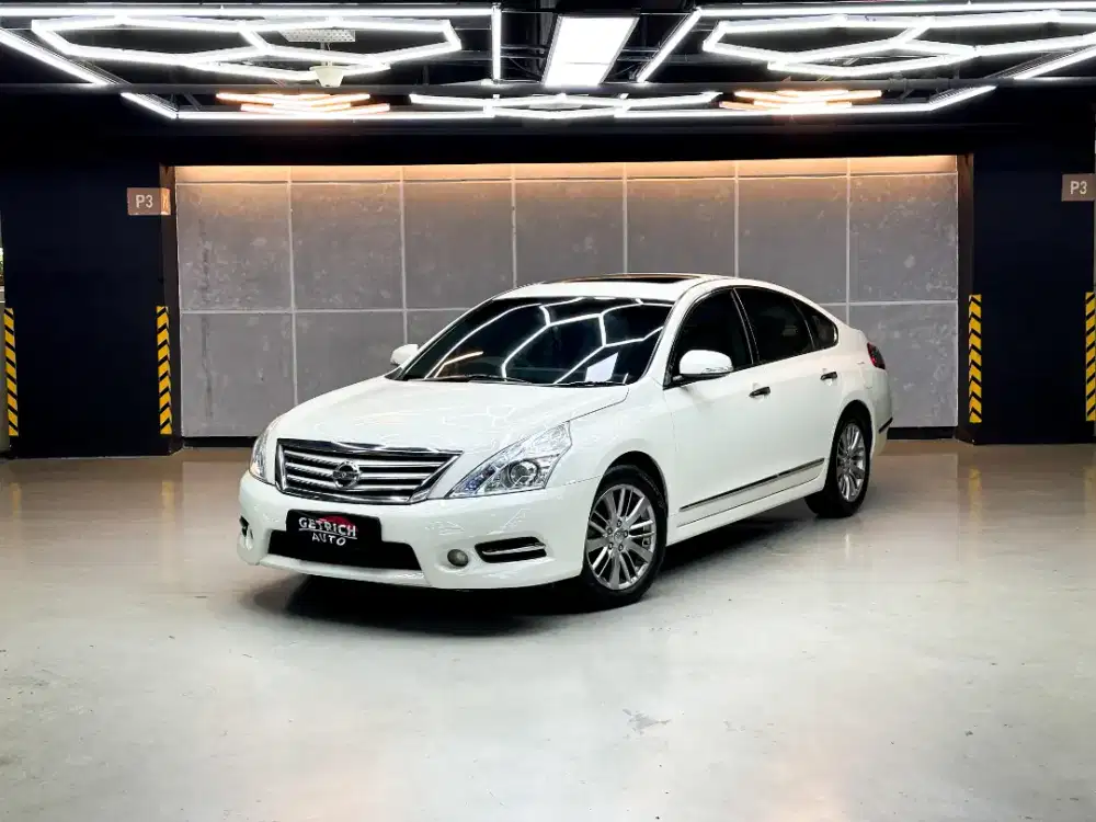 Low Km Nissan Teana 2013 Putih XV