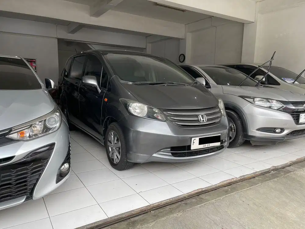 ANTIKK LOW KM...PAJAK BARU,BAN BARU FREED 2010 PSD
