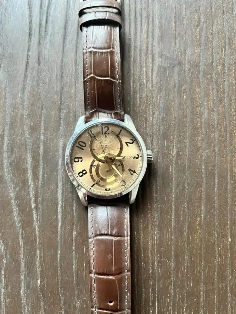 Jam Tangan Pria Guess