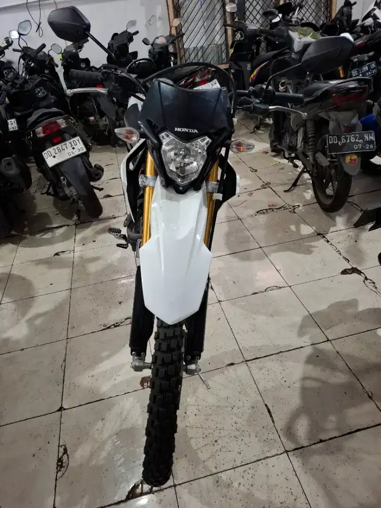 Honda Crf 150cc 2025 putih hitam plat dp