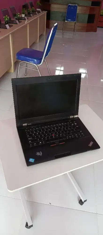 Core i3, ram 8 GB, SSD 128 Gb
