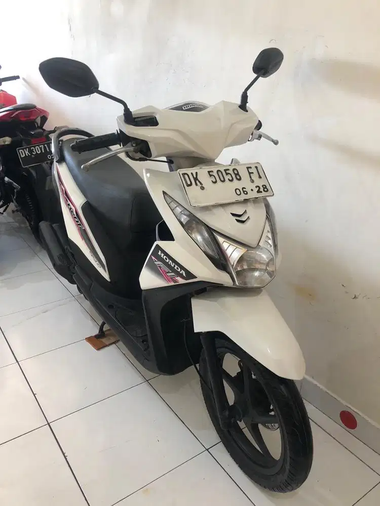 Honda Beat Th.2013 putih!!