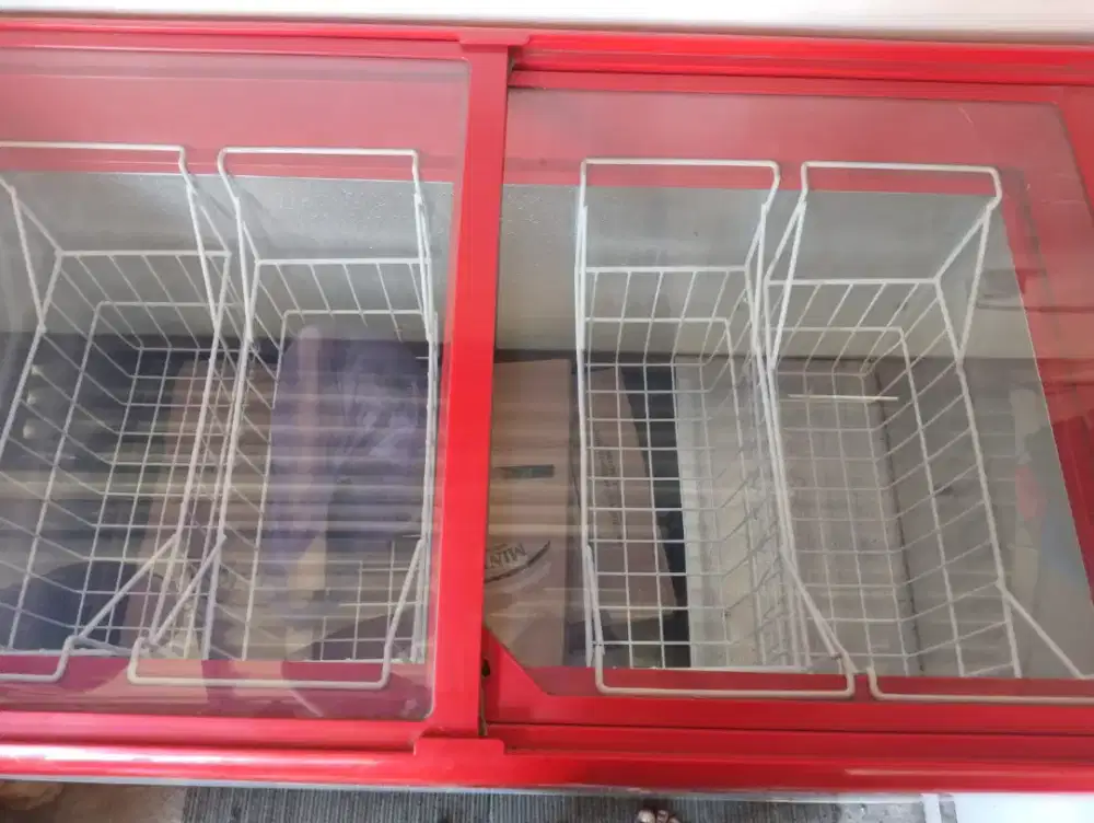 Freezer box maspion 300liter