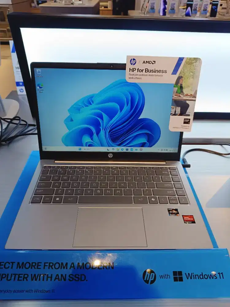 Notebook HP 14 EM0320AU Ryzen 3
Cicilan mulai dari 500 ribuan  aja ...