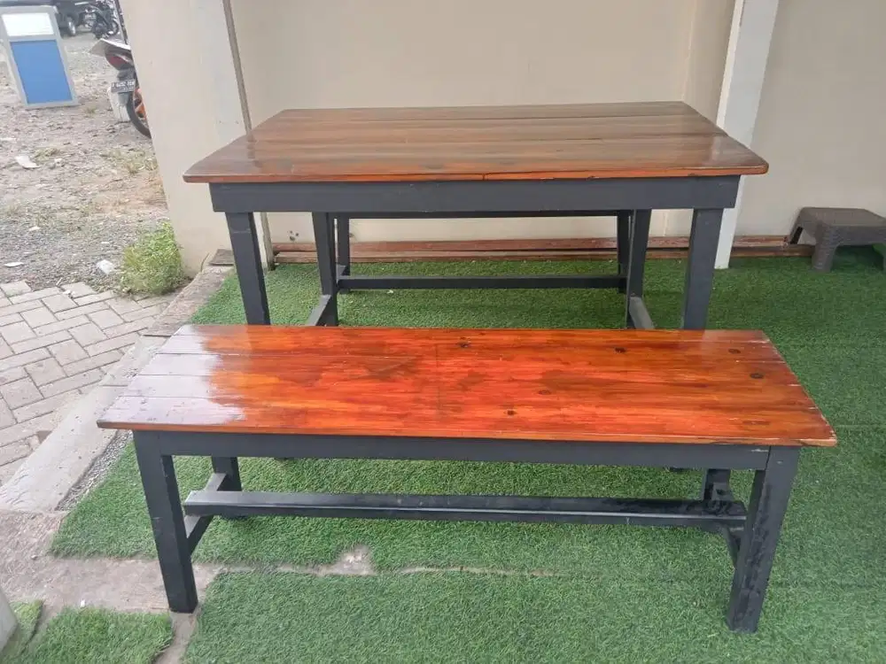 1 SET MEJA & KURSI SIAP PAKAI