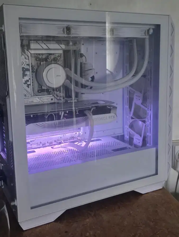 Pc gaming rata kanan 7800x3d 4070ti 1set