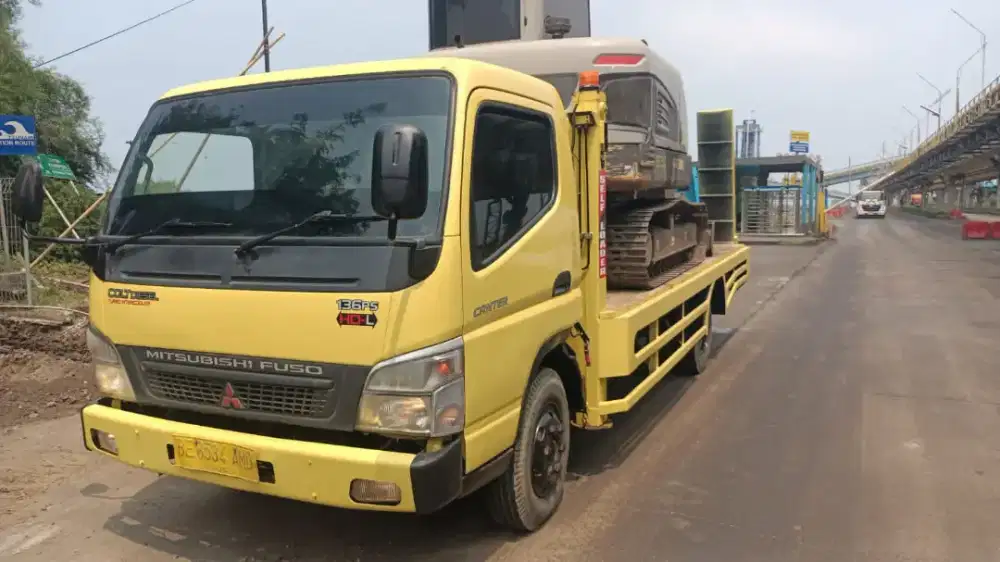Di Jual Satu Unit Self Loader Colt Diesel Mitsubishi Cantet 2011