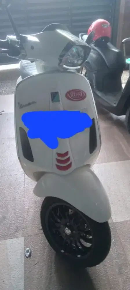 Vespa sprinter I get 150 ABS at white