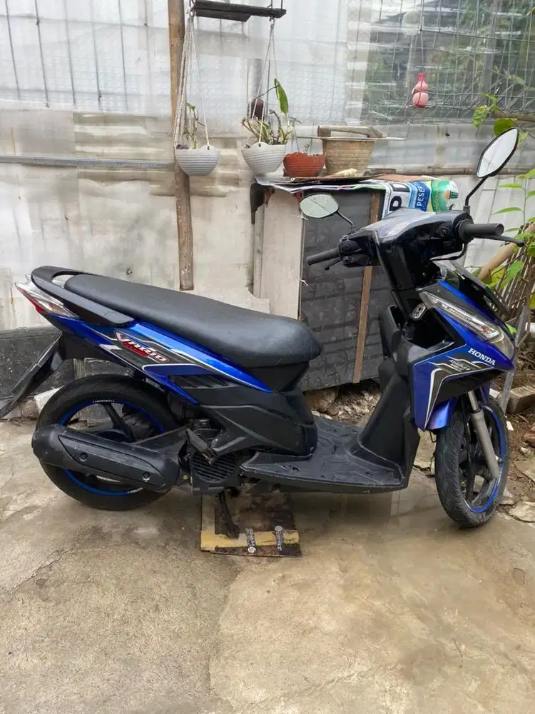 DiJual Motor Vario Techno 2011