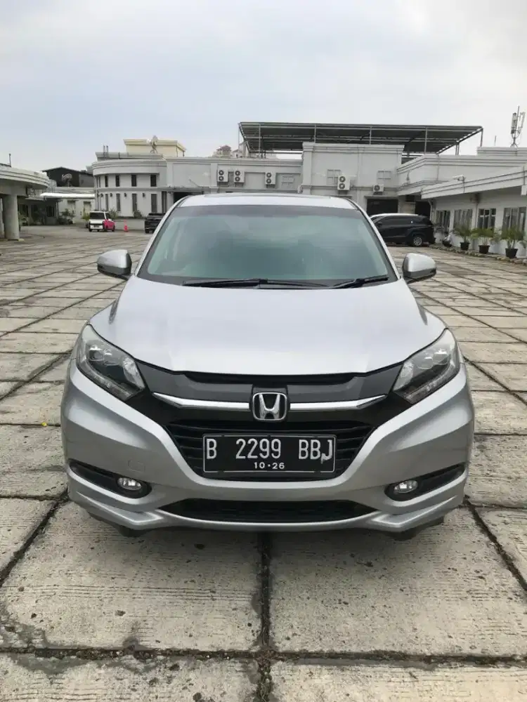 hrv 1.8 prestige sundroof tahun 2016