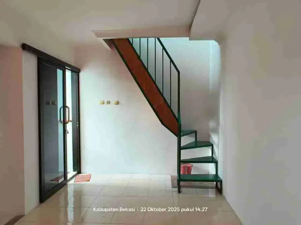 Dijual rumah di hook 3 tingkat di harvest city