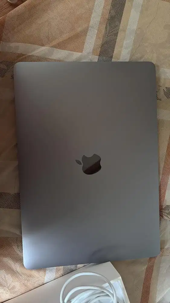 macbook air M1 256 gb