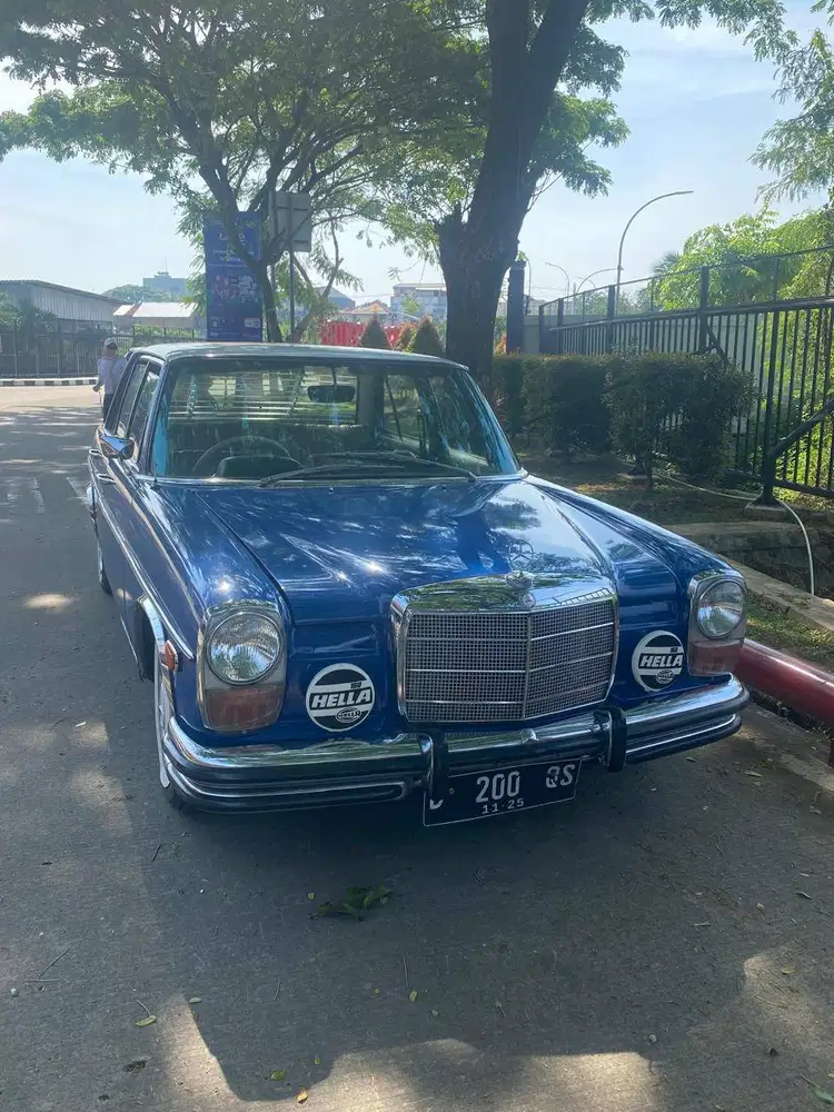 Mercedes Benz W115 mini 200