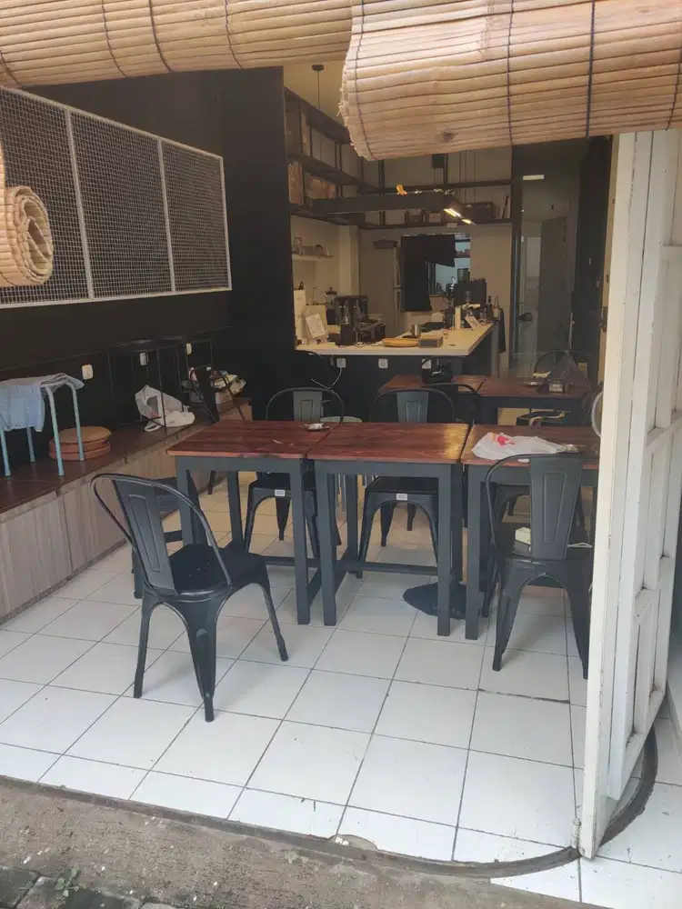 Lowongan Pekerjaan Pegawai Cafe